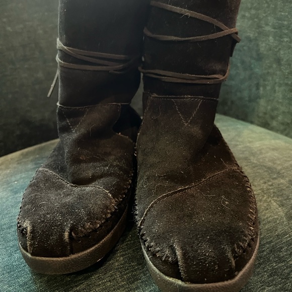TOMS 8.5 Nepal Suede Boots Black Boho Ties - Picture 3 of 11